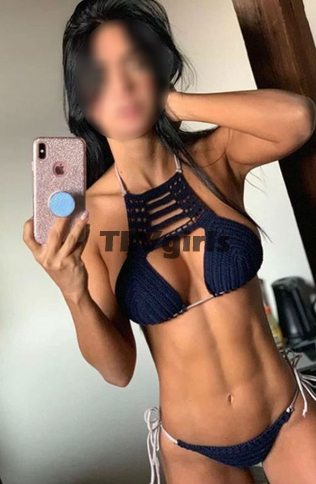 פלסטיק הוא שאפתן, רוצה מאהב