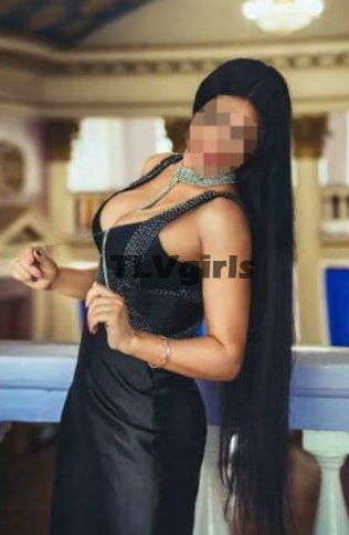 אהובתו, סקסי, מוכן להתמודד.