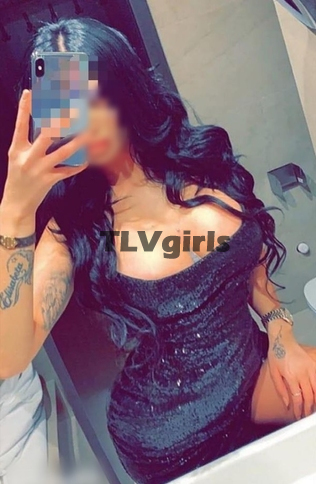 אישה אמיתית היא משכילה, יש לה גוף ספורטיבי