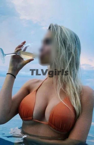 מחריש אוזניים יש לו פרצוף סקסי, צריכה מאהב